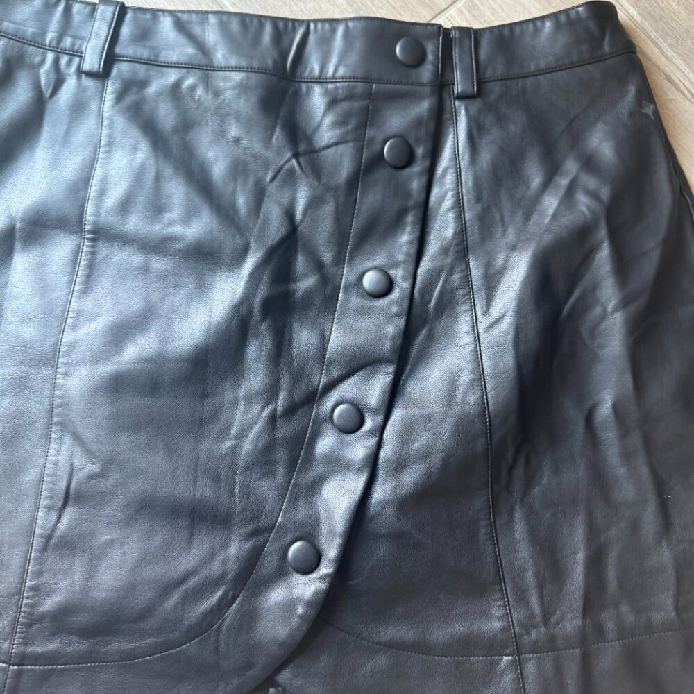Black Faux Leather Skirt Button Detail - Size 16 - Picture 3 of 5